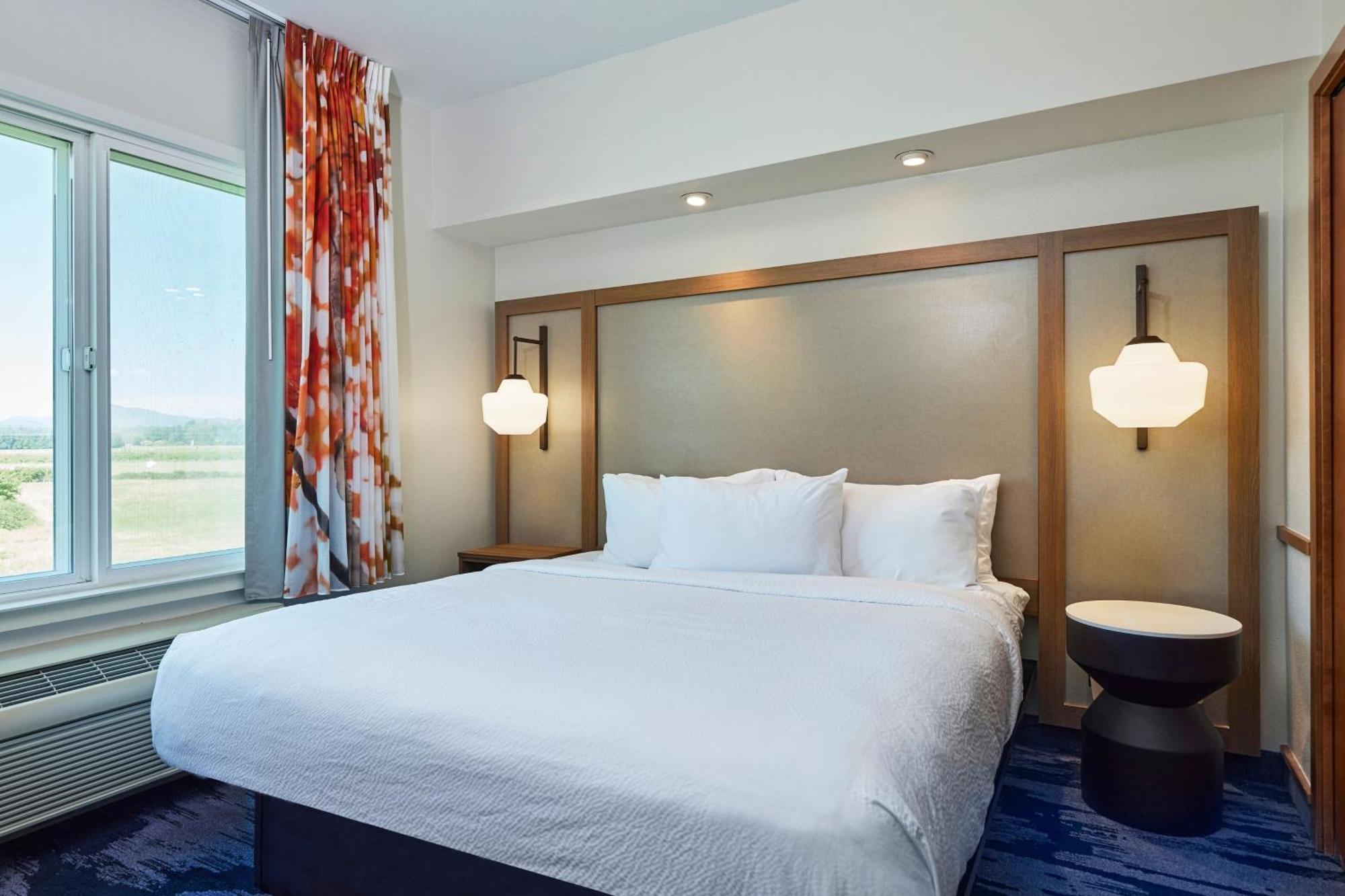 Fairfield Inn & Suites Burlington Ngoại thất bức ảnh