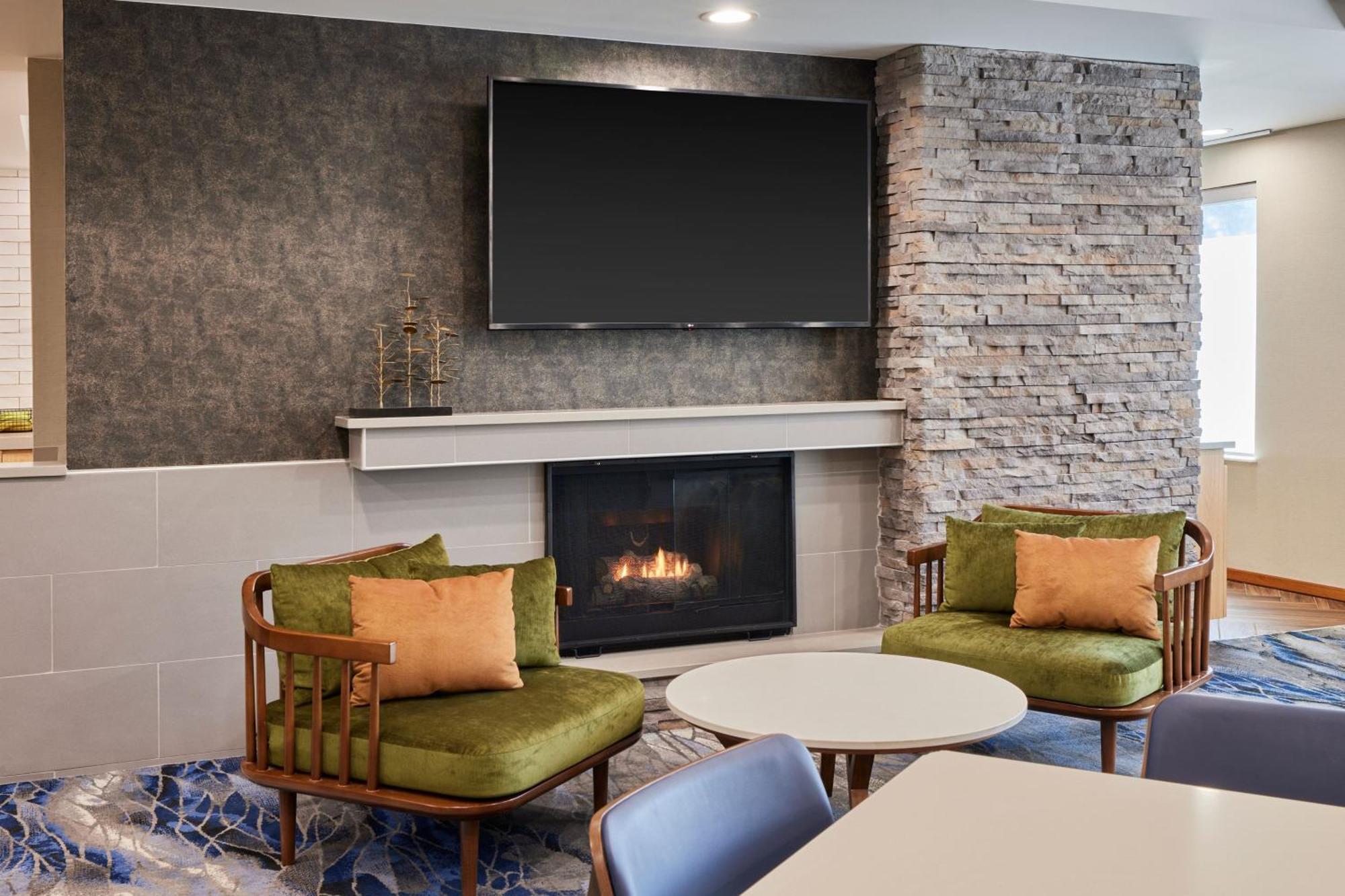 Fairfield Inn & Suites Burlington Ngoại thất bức ảnh