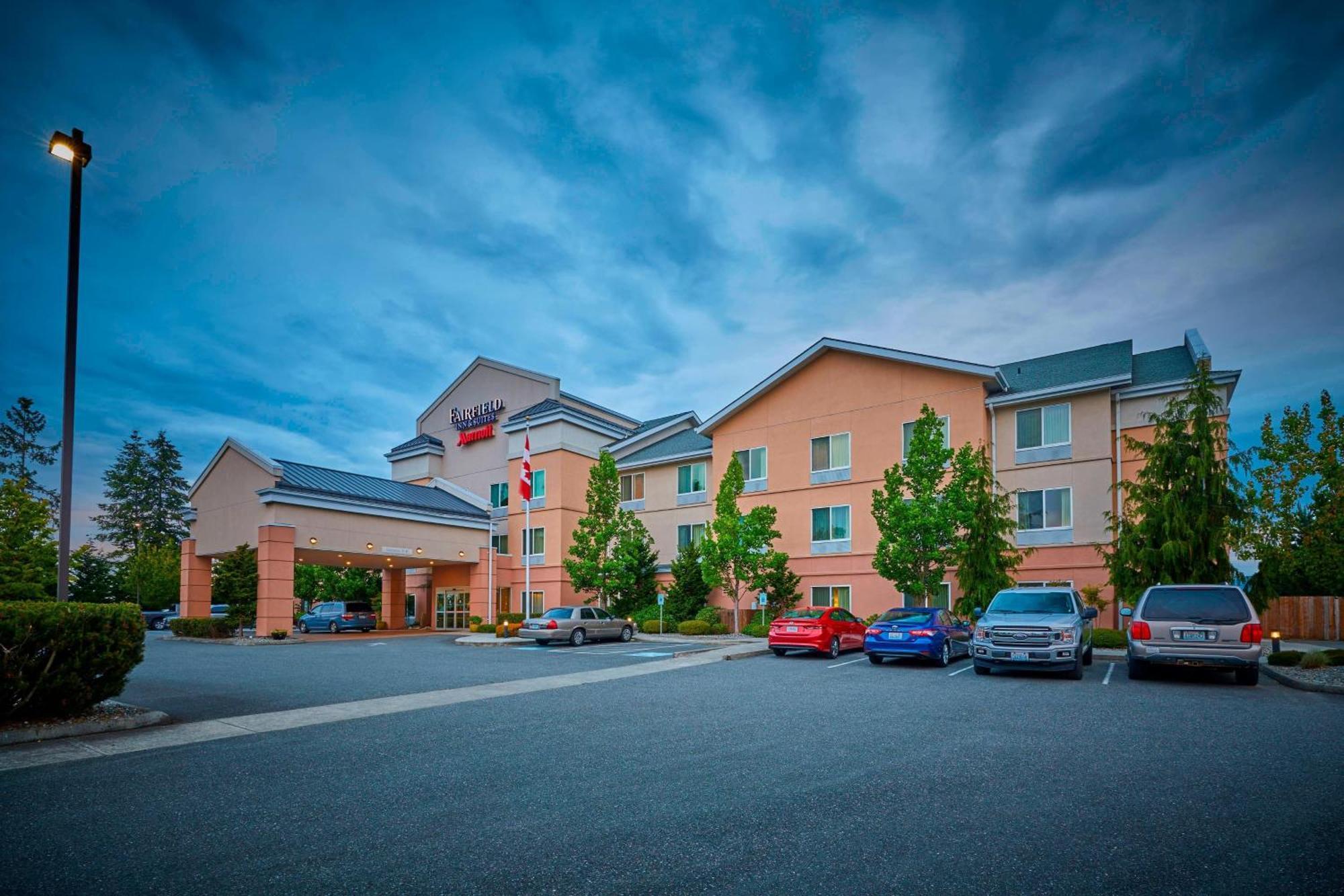 Fairfield Inn & Suites Burlington Ngoại thất bức ảnh