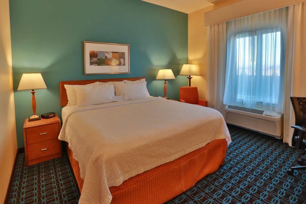 Fairfield Inn & Suites Burlington Ngoại thất bức ảnh