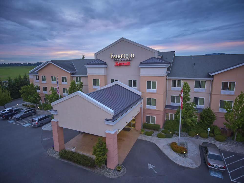 Fairfield Inn & Suites Burlington Ngoại thất bức ảnh